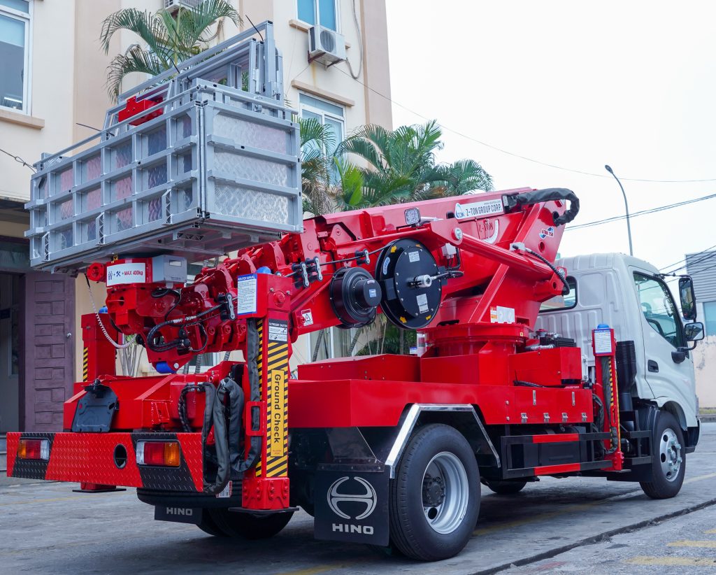 Thiết bị nâng người làm việc trên cao