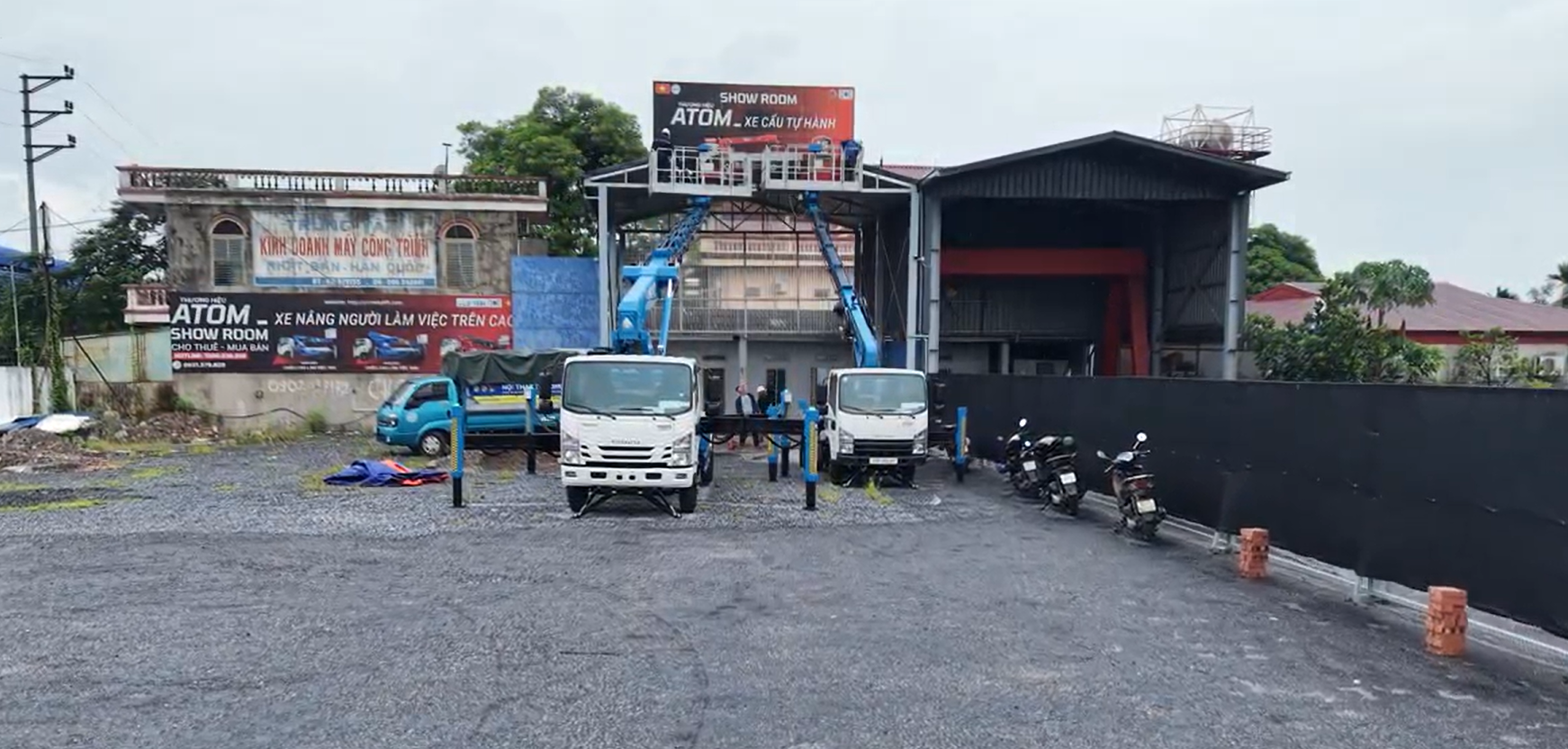 Xe Nâng Người ATOM